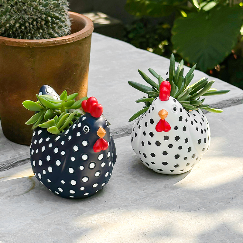 Funny Spotted Chicken Flower P - Gardening Tools Cute のレビューと価格